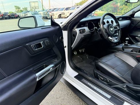 Used 2016 Ford Mustang GT Premium w/ Equipment Group 401A RWD image 17