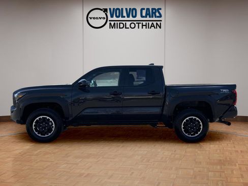 Used 2025 Toyota Tacoma TRD Off-Road AWD/4WD image 23