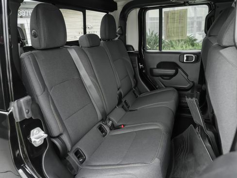 Used 2024 Jeep Gladiator Sport AWD/4WD image 37