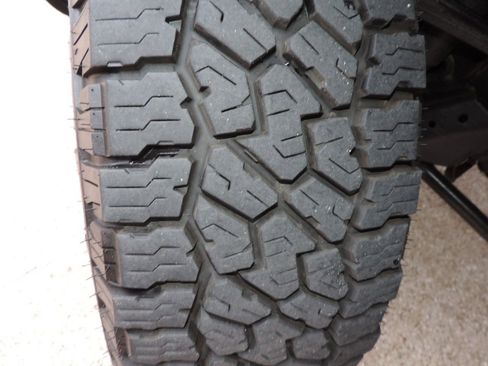 Used 2025 GMC Sierra 2500 SLT w/ SLT Convenience Package image 21