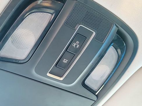 Used 2018 Kia Sorento FWD image 29