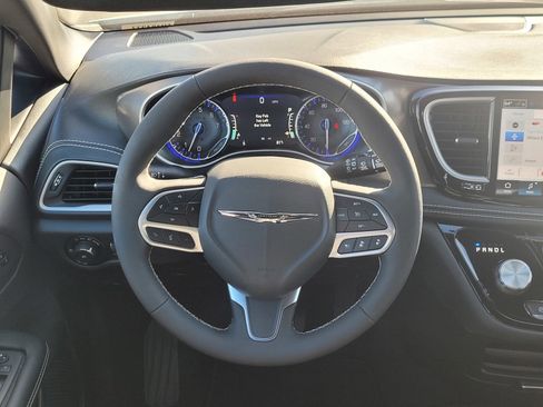 New 2026 Chrysler Pacifica Select image 10