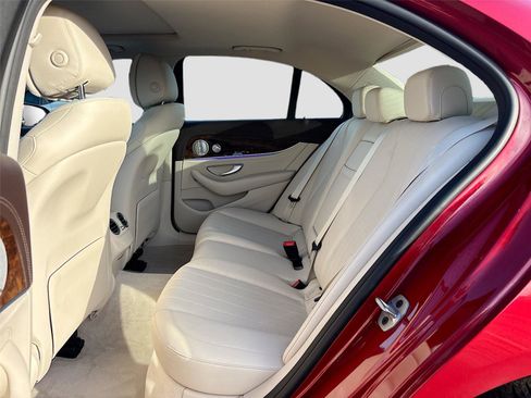 Used 2020 Mercedes-Benz E 350 4MATIC Sedan image 28