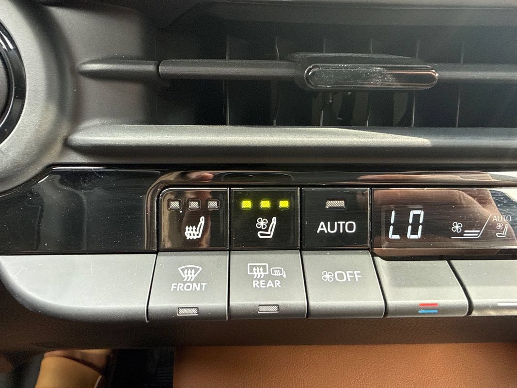 Used 2025 Toyota Crown Signia w/ Advanced Technology Package AWD/4WD image 38