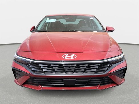 New 2024 Hyundai Elantra SEL w/ Convenience Package image 2