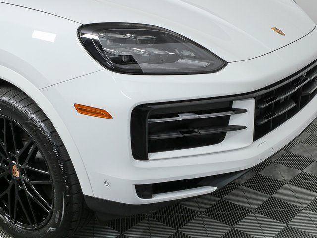 Used 2026 Porsche Cayenne Coupe AWD/4WD image 40