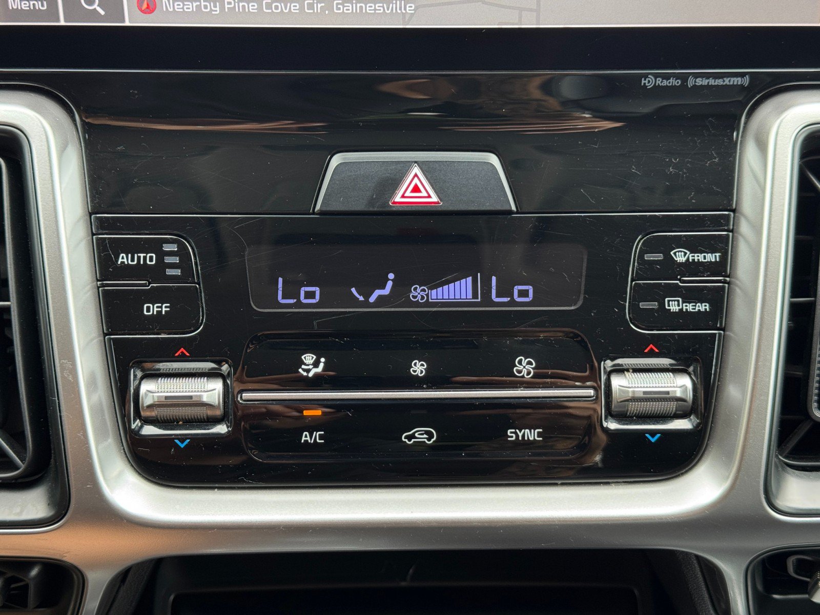 Used 2022 Kia Sorento EX w/ Panoramic Sunroof Package FWD image 27