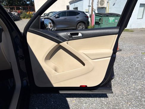 Used 2014 Volkswagen Tiguan SE AWD/4WD image 13