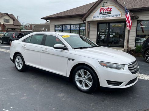 Used 2015 Ford Taurus SEL FWD image 29