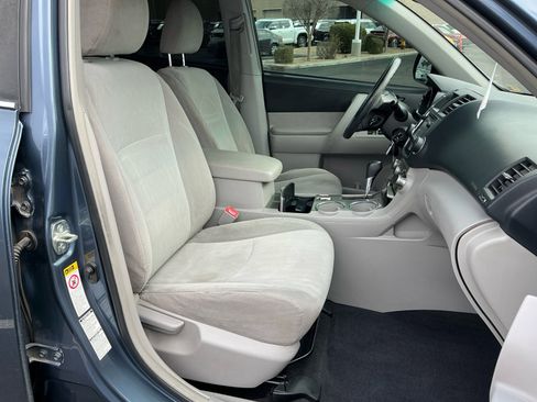 Used 2013 Toyota Highlander 4WD w/ Cold Weather Pkg image 19