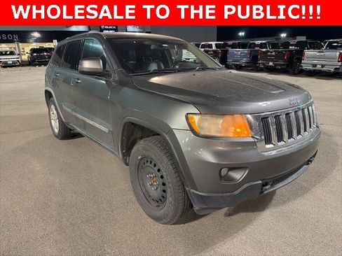Used 2011 Jeep Grand Cherokee Laredo image 1