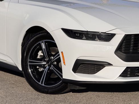 Certified 2025 Ford Mustang Coupe image 4