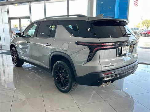 New 2026 Chevrolet Traverse LT w/ Midnight/Sport Edition image 4