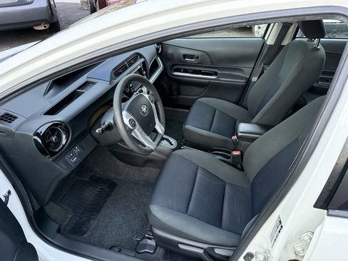 Used 2016 Toyota Prius C Three image 9