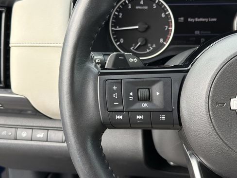 Used 2022 Nissan Pathfinder SL AWD/4WD image 27