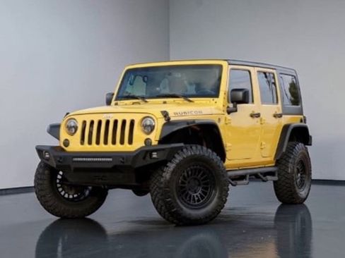 Used 2015 Jeep Wrangler Unlimited Rubicon w/ Connectivity Group image 3