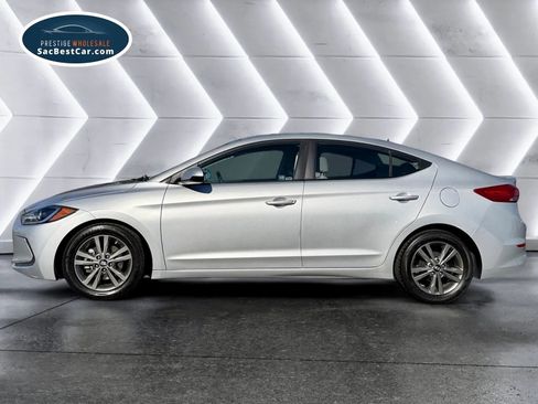 Used 2017 Hyundai Elantra SE image 5