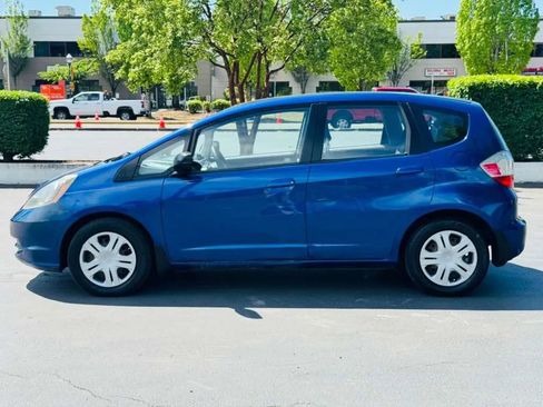 Used 2010 Honda Fit image 2