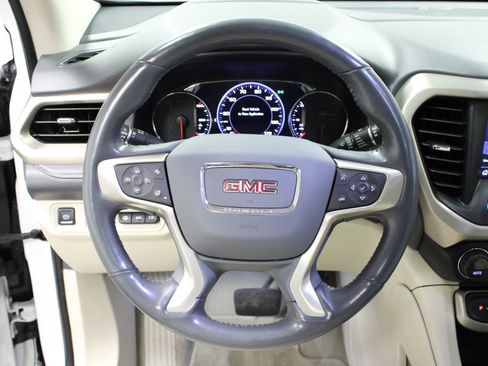 Used 2022 GMC Acadia Denali w/ Denali Technology Package image 18