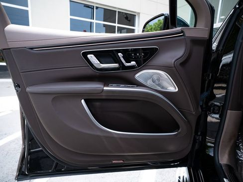 Used 2024 Mercedes-Benz Maybach EQS 680 4MATIC image 28