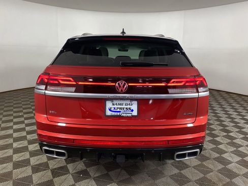 Used 2025 Volkswagen Atlas Cross Sport SEL Premium R-Line image 17