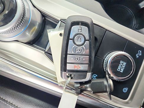 Used 2023 Ford Explorer Limited image 33