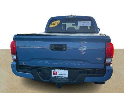 Certified 2019 Toyota Tacoma TRD Off-Road AWD/4WD image 5