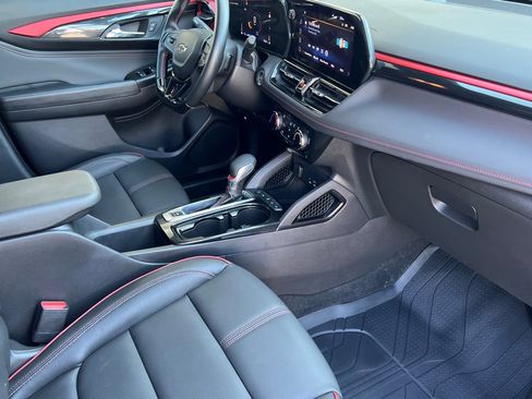 Used 2024 Chevrolet TrailBlazer RS w/ Driver Confidence Package image 13