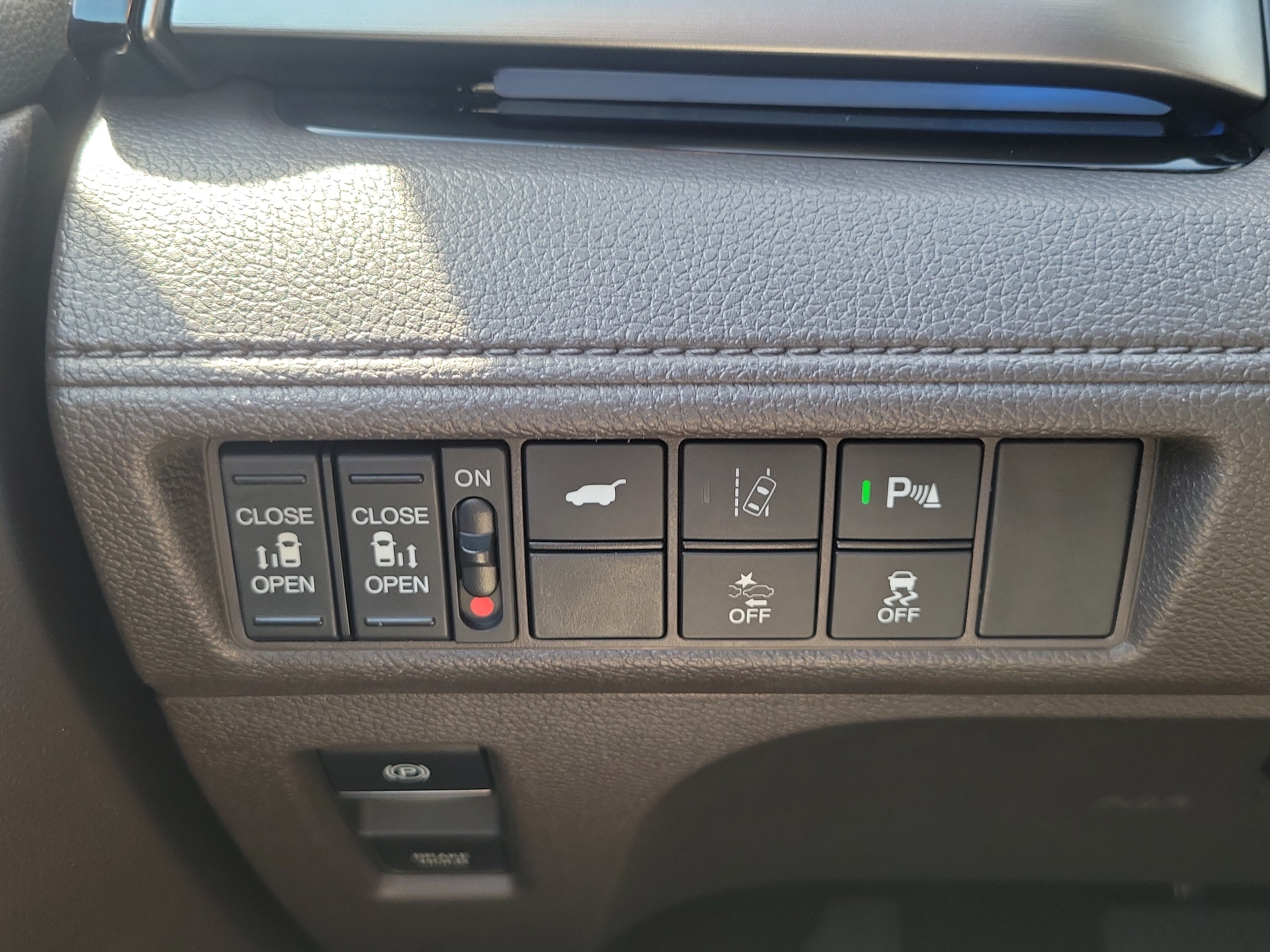 Used 2018 Honda Odyssey Elite image 28