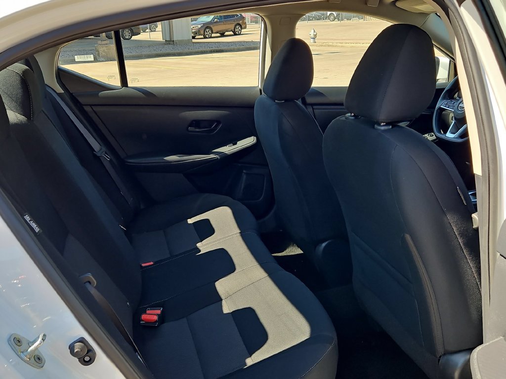 Used 2025 Nissan Sentra SV FWD image 30