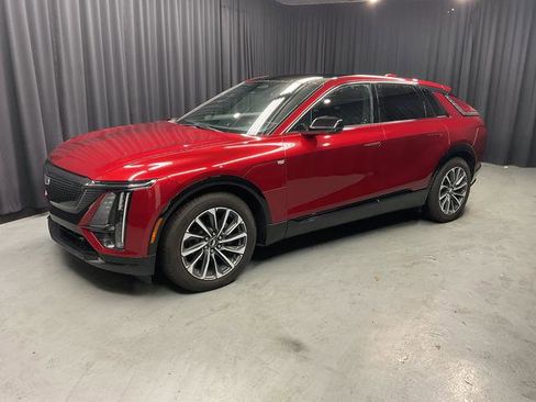 Used 2024 Cadillac Lyriq Sport AWD/4WD image 3