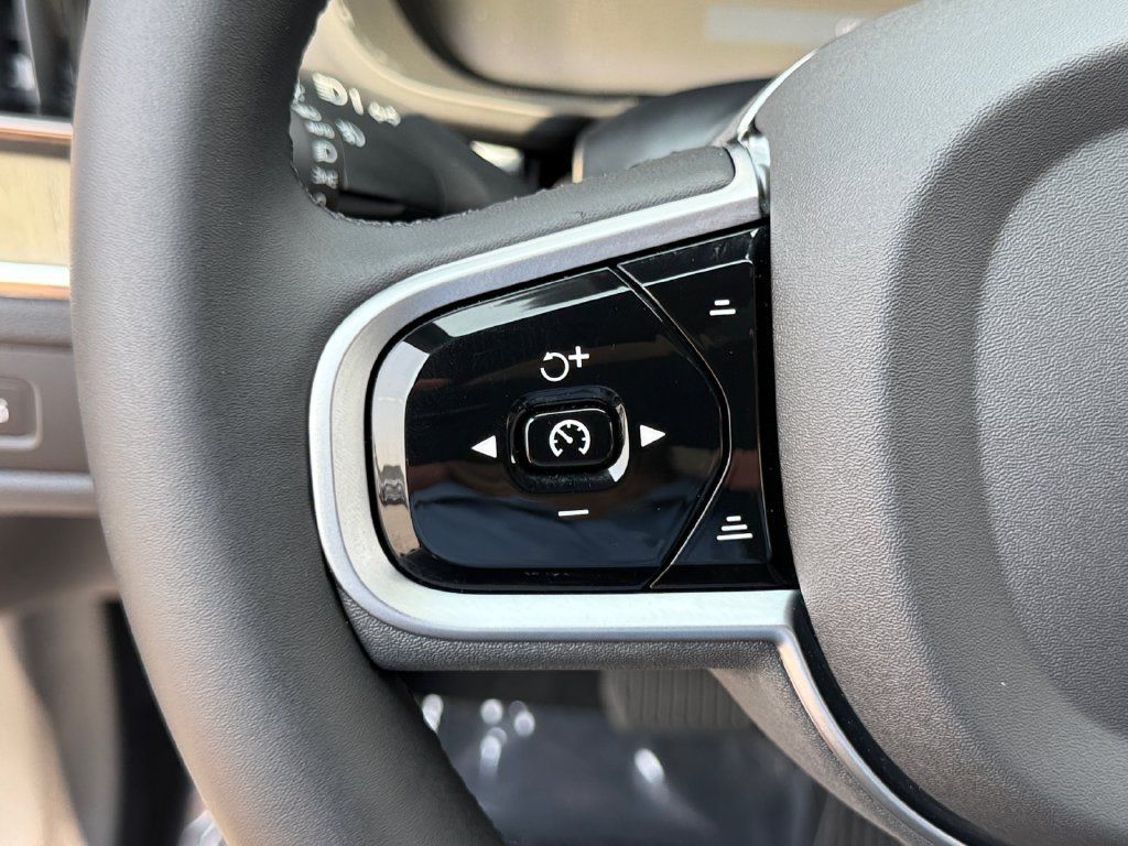 Certified 2026 Volvo XC60 B5 Plus w/ Climate Package AWD/4WD image 22
