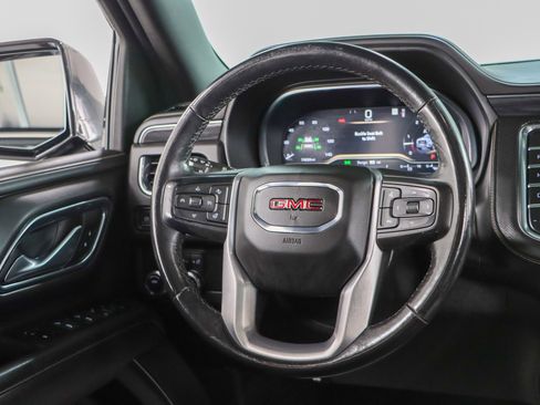 Used 2022 GMC Yukon SLT w/ SLT Premium Package image 13