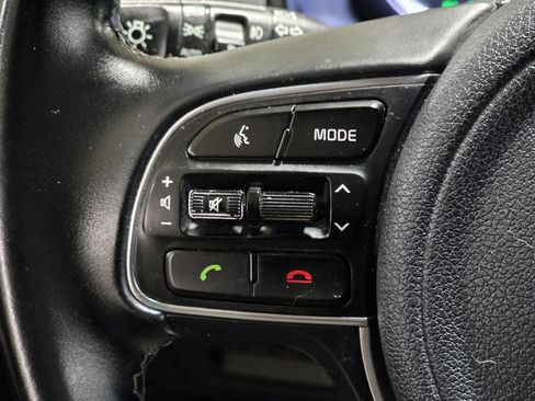 Used 2018 Kia Niro LX image 31