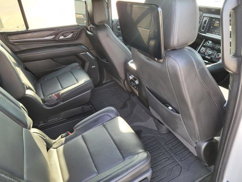 Used 2023 GMC Yukon Denali AWD/4WD image 14