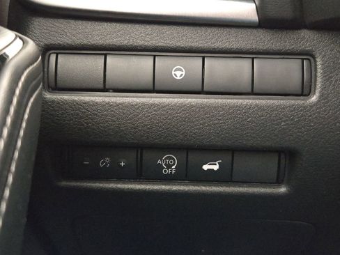 Used 2025 Nissan Rogue SV image 23