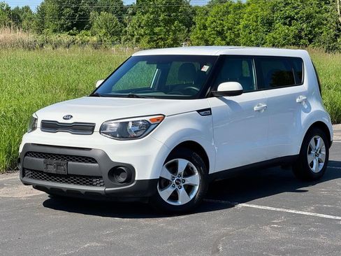 Used 2019 Kia Soul FWD image 2