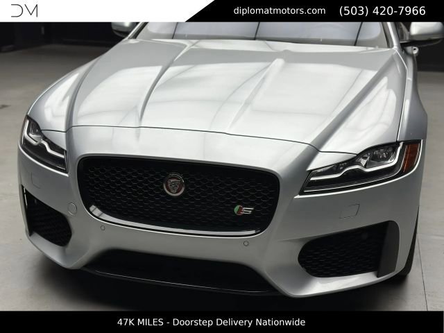 Used 2018 Jaguar XF S RWD image 14