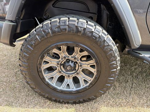 Used 2024 Jeep Wrangler Sport S image 15