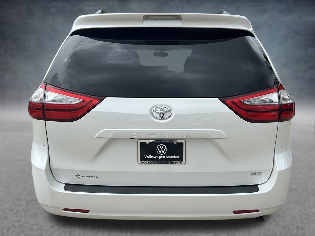 Used 2016 Toyota Sienna XLE FWD image 5