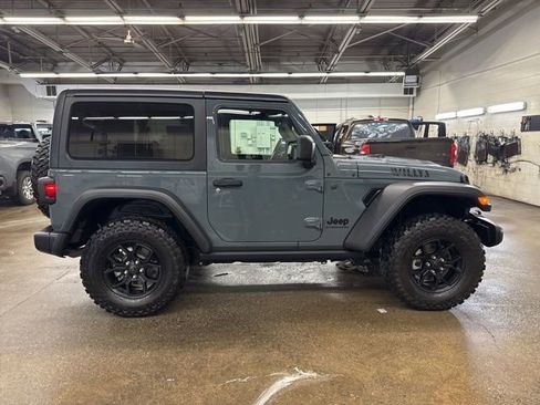 Used 2025 Jeep Wrangler Sport AWD/4WD image 7