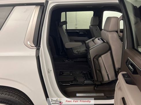 New 2026 Chevrolet Suburban LT w/ Comfort Package AWD/4WD image 44
