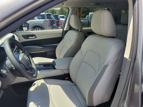 New 2026 Nissan Pathfinder SL FWD image 20