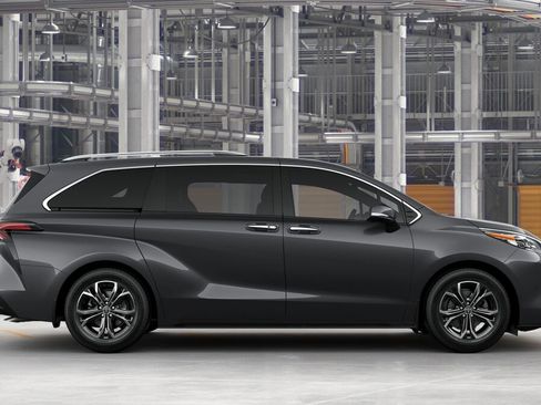 New 2025 Toyota Sienna Platinum image 12