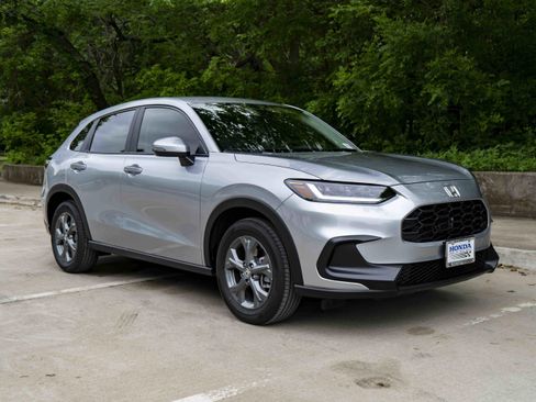 Used 2026 Honda HR-V LX image 2