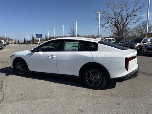 New 2026 Kia K4 LXS image 6