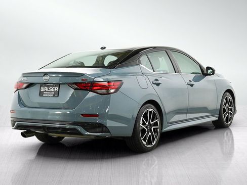 Used 2025 Nissan Sentra SR w/ SR Premium Package FWD image 5