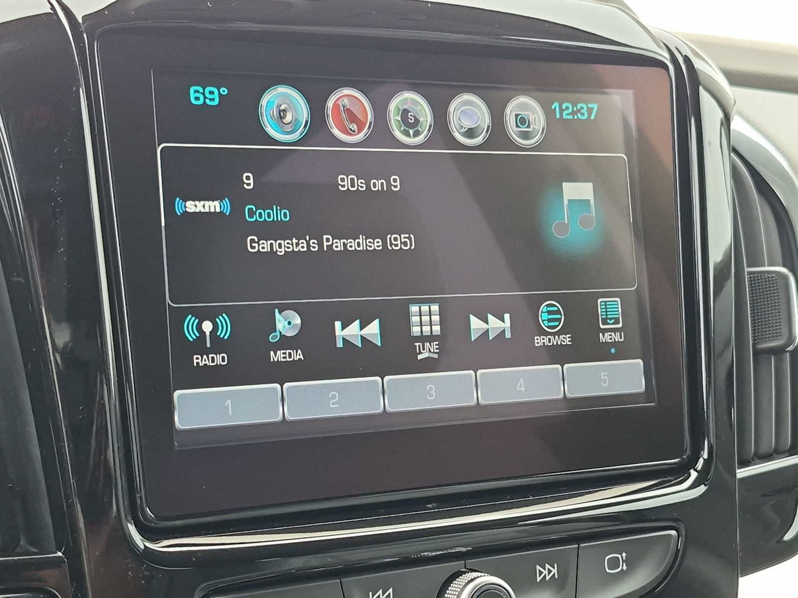 Used 2018 Chevrolet Traverse LT w/ LPO, Floor Liner Package FWD image 27