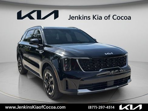 Certified 2026 Kia Sorento S w/ S Panoramic Sunroof Package FWD image 2