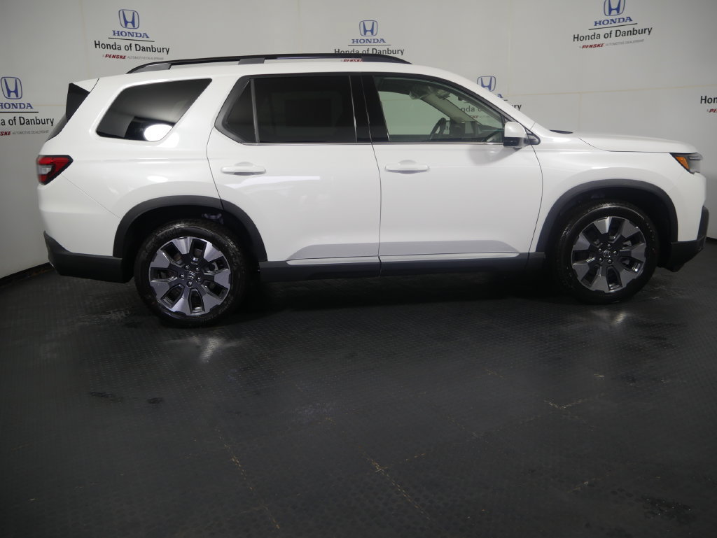 New 2026 Honda Pilot Touring image 3